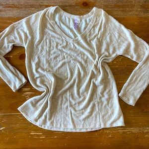 Francesca’s Collections Alya Cream Butter-soft Crewneck Sweater Size Medium